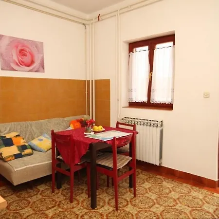 With A Parking Space - Pobri, - 7851 * オパティヤ