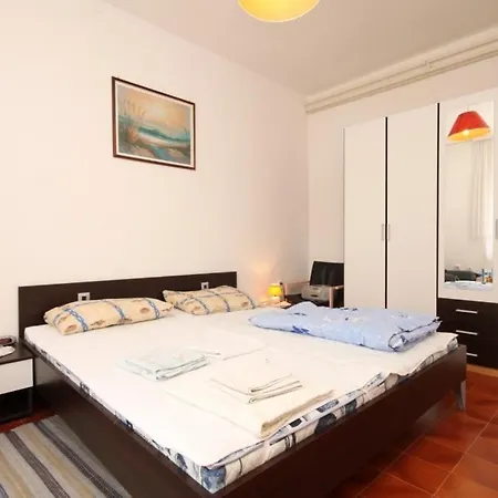 With A Parking Space - Pobri, - 7851 Apartment