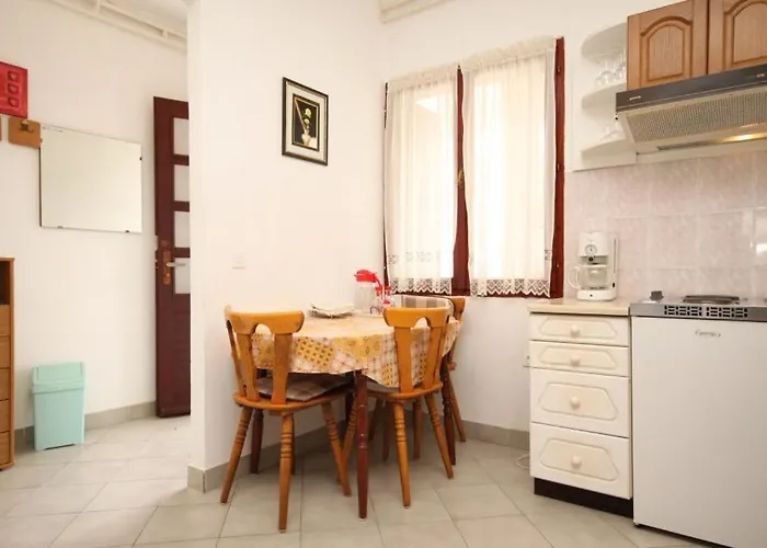 Appartement With A Parking Space - Pobri, - 7851 *